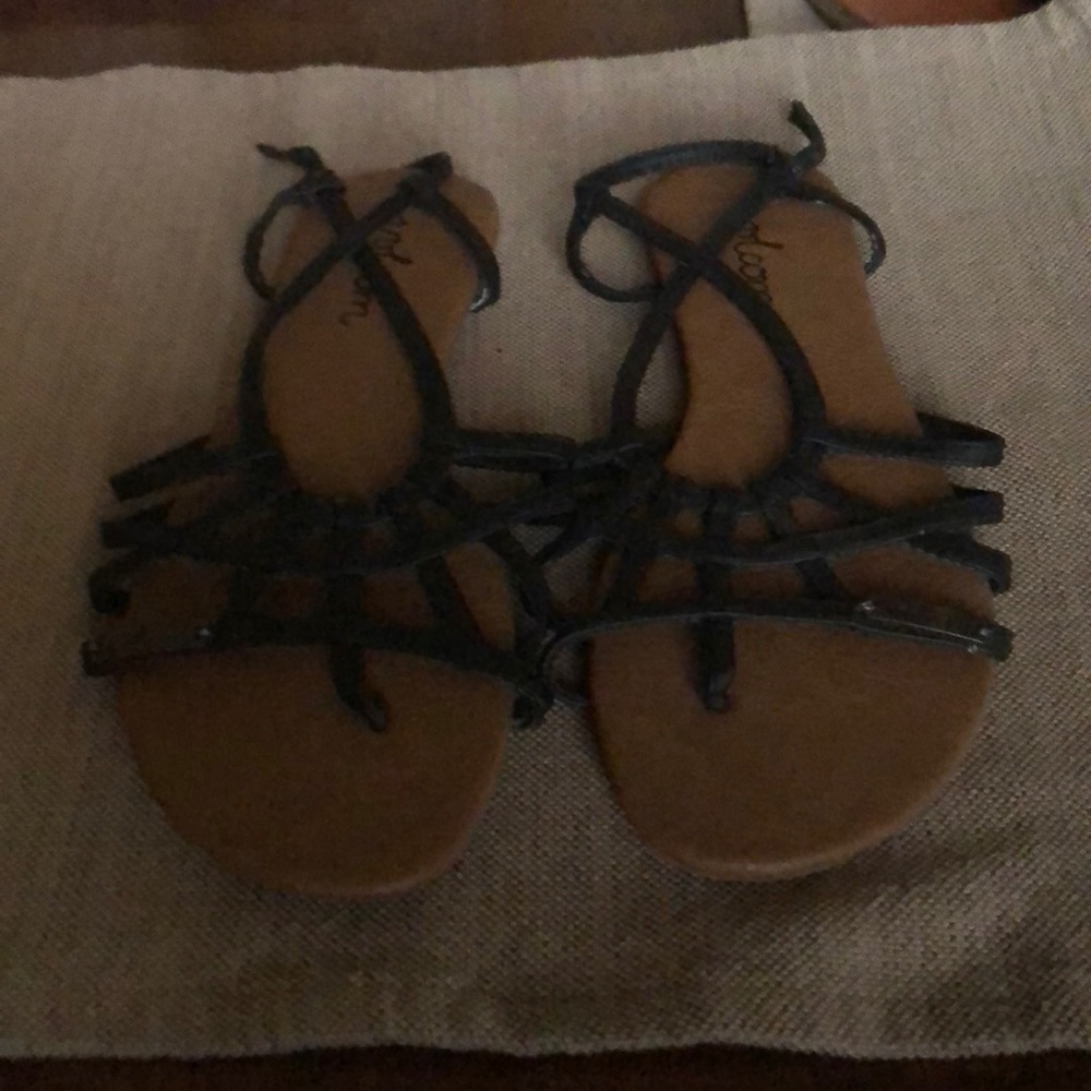 Strappy Volcom sandals size 6